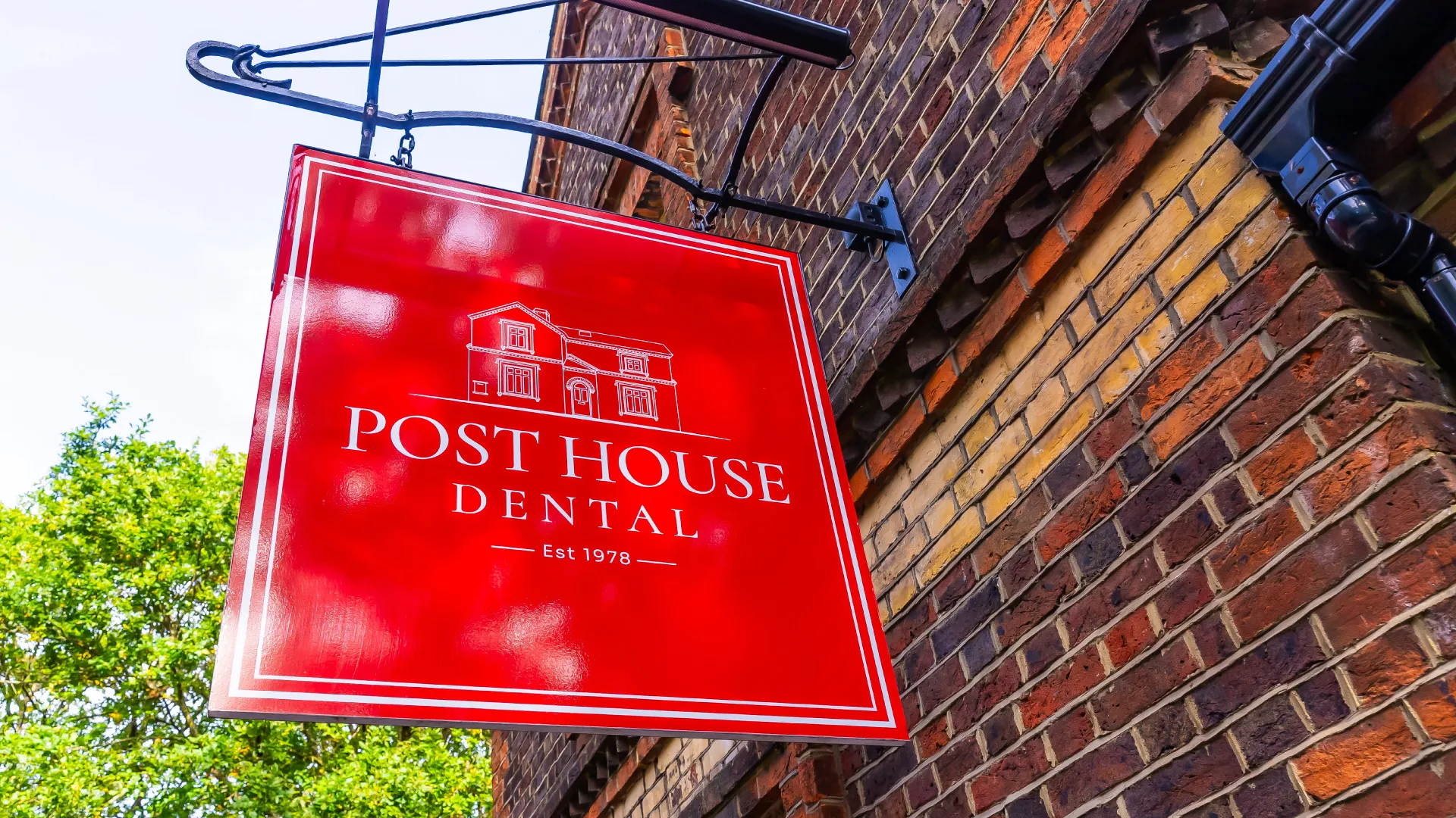 Choose Post House Dental for emergency dental Service